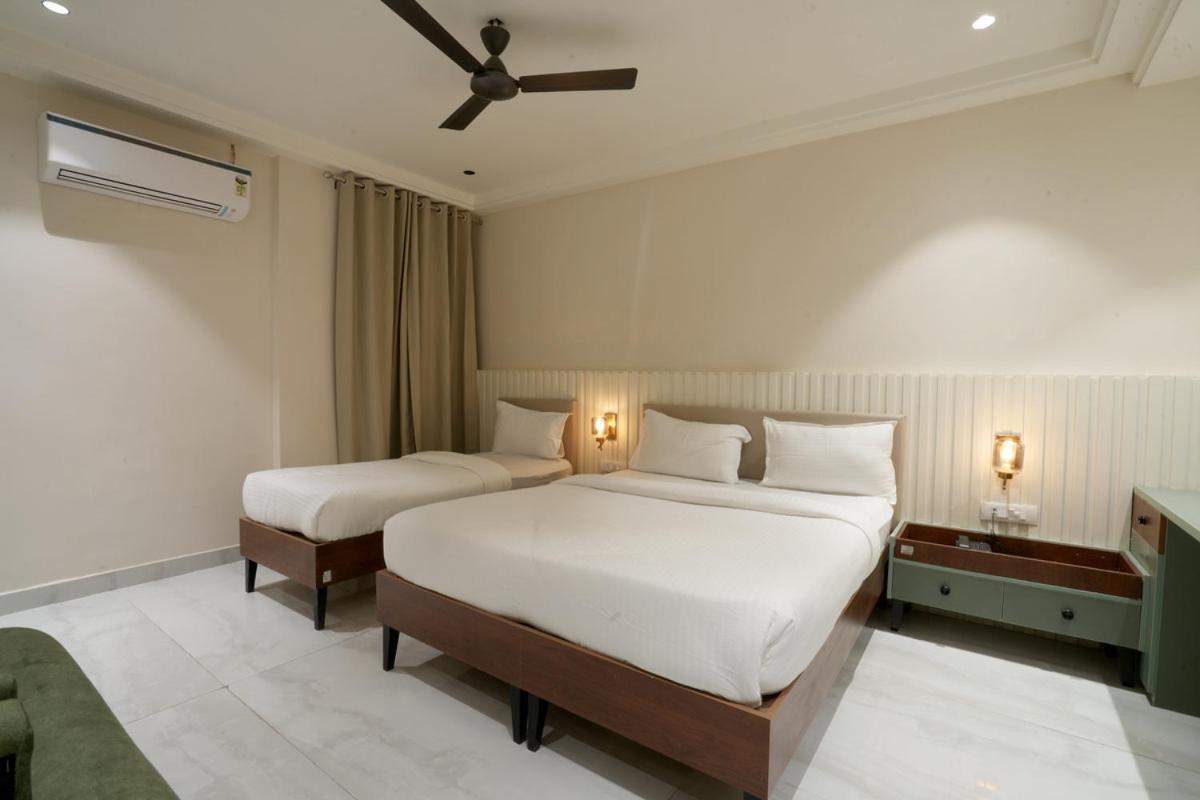 Hotel Square 36 Kota  Buitenkant foto