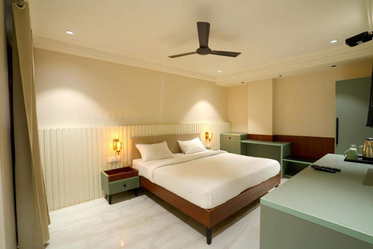 Hotel Square 36 Kota  Buitenkant foto