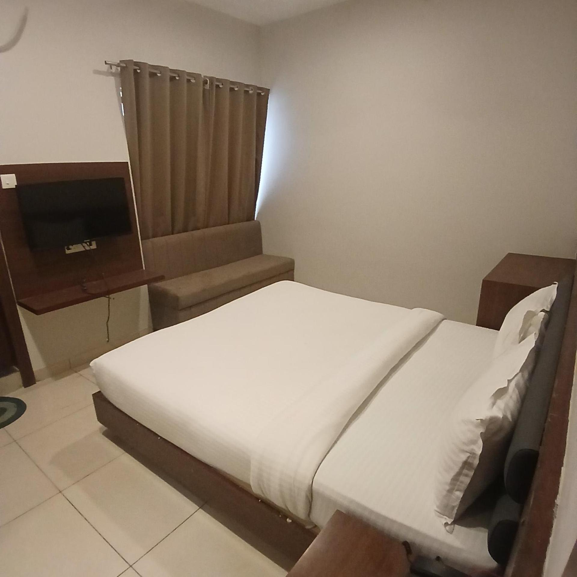 Hotel Square 36 Kota  Buitenkant foto